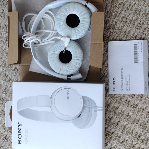 Sony Headphones - Picture 4 of 14